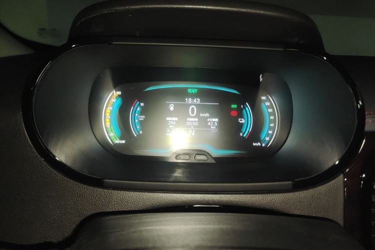 Used Chery Little Ant 2022 Revised Version Sweet Pink Edition Half-Sugar Version Lithium Iron Phosphate 30.7 kWh 30 kW 301 km
