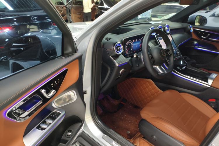 Used Mercedes-Benz GLC 2023 GLC 260 L 4MATIC Luxury 7-Seater Driver Seat