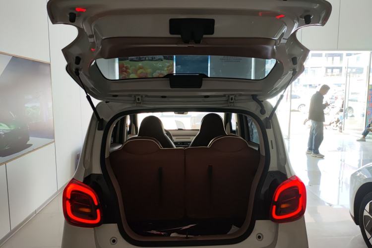 Used Wuling Hongguang MINIEV 2025 Four-Door Version Advanced Edition Trunk
