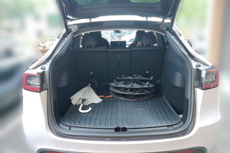 Used Tesla Model Y 2024 Rear-Wheel-Drive Version Trunk