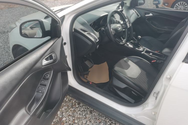 Used Ford Focus 2018 Hatchback Classic 1.6L Manual Fashion Edition SmartDrive Version
