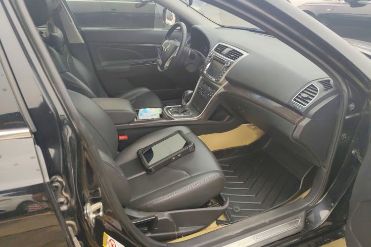 Used Changan Raeton 2014 1.8T Automatic Prestige Anniversary Edition China IV Standard
