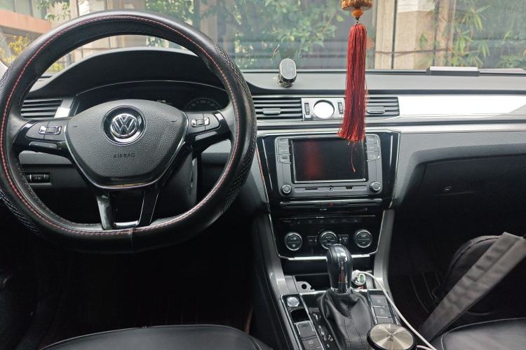 Used Volkswagen Passat 2017 330TSI DSG Luxury Edition
