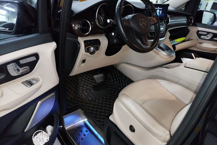 Used Mercedes-Benz V-Class 2021 V 260 Avantgarde Edition Driver Seat