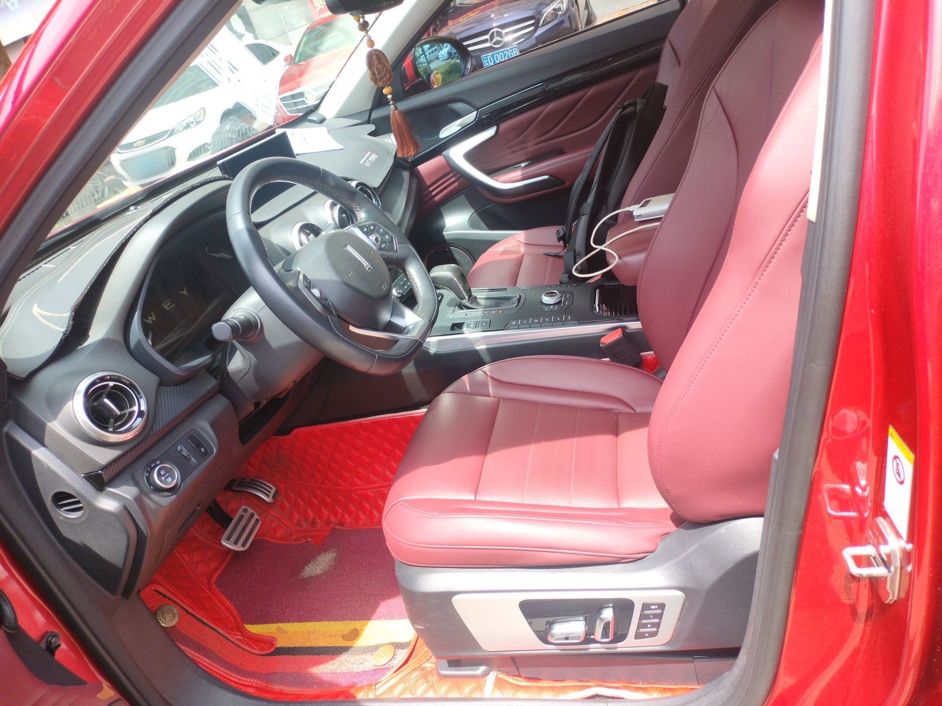 Переднее сиденье в автомобиле