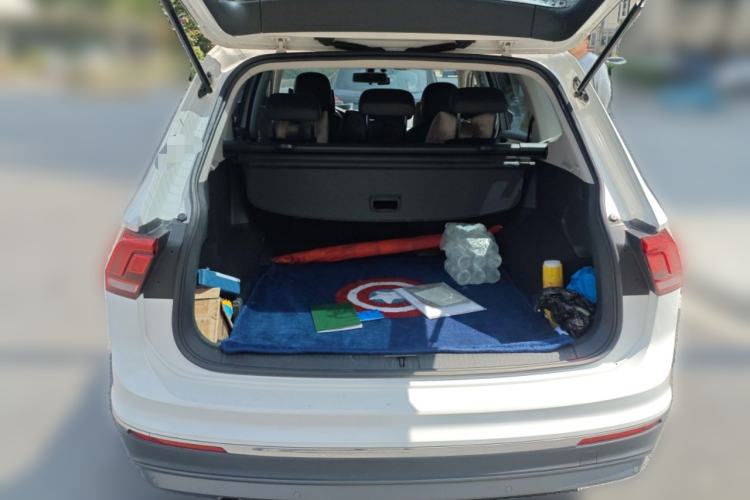 Used Volkswagen Tiguan L 2018 330TSI Automatic Two-Wheel Drive Comfort Edition Trunk