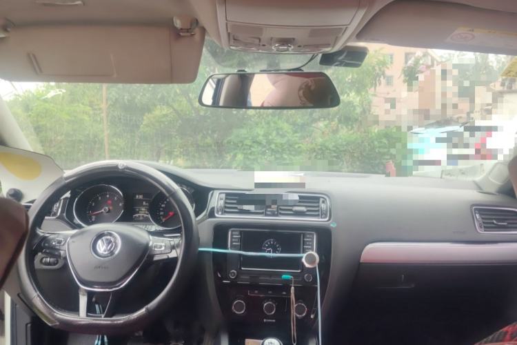 Used Volkswagen Sagitar 2017 1.6L Manual Comfort Model
