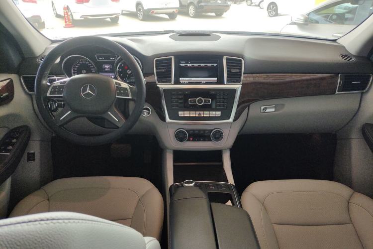 Used Mercedes-Benz M-Class 2014 ML 400 4MATIC Dynamic Model