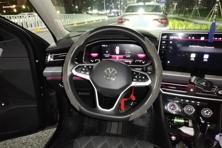 Used Volkswagen Sagitar 2023 300TSI DSG Excellence Edition Steering Wheel