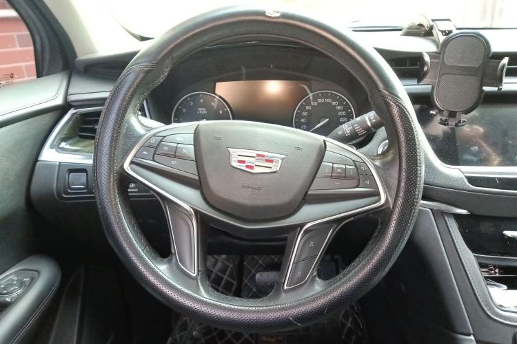 Used Cadillac XT5 2018 25T Luxury Model
