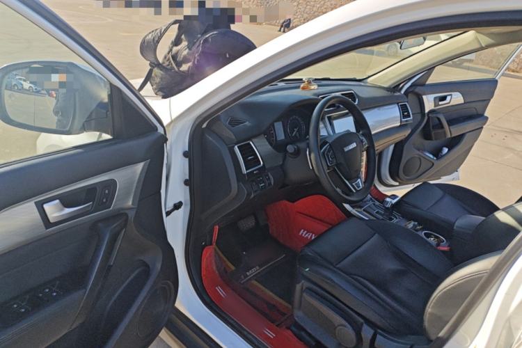 Used Haval H2 2018 1.5T Dual-Clutch Two-Wheel Drive Fashion Model China VI Standard