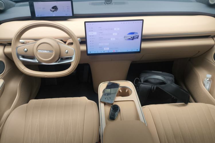 Used EXEED Star Era ET 2024 Extended-Range 240 Ultra All-Wheel Drive Center Console