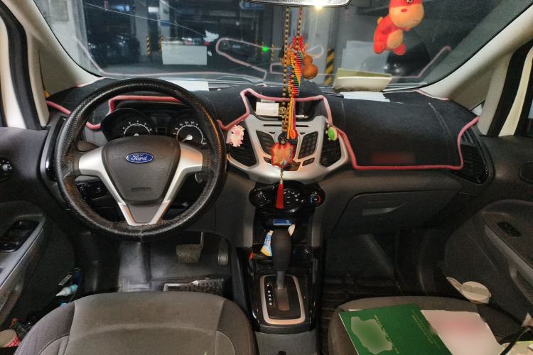 Used Ford EcoSport 2013 1.5L Automatic Fashion Model Center Console