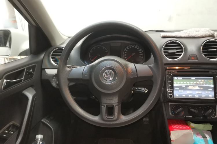 Used Volkswagen Jetta 2015 1.6L Manual Comfort Model Steering Wheel