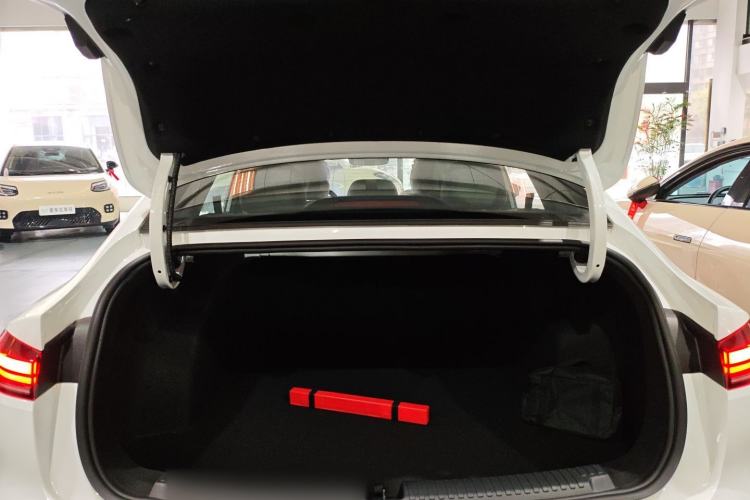 Used Roewe D6 2025 450km Deluxe Edition