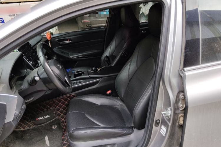 Used Toyota Avalon 2019 Dual-Engine 2.5L Luxury Edition China VI Standard