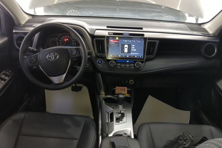 Used Toyota RAV4 2016 2.0L CVT Two-Wheel Drive Fashion Edition China V Standard Center Console