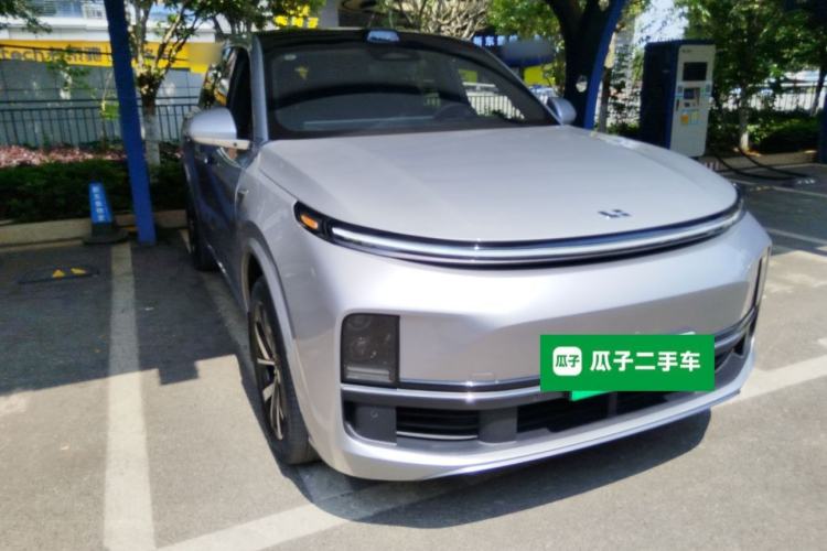 Used Li Auto L8 2023 Max model Front Right 45 Deg