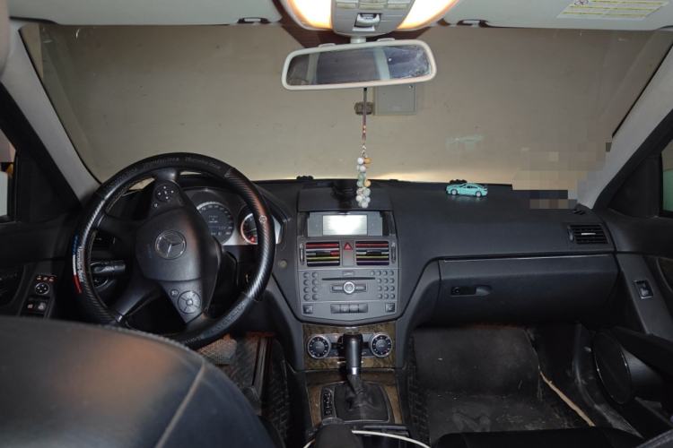 Used Mercedes-Benz C-Class 2010 C 200 CGI Fashion Model
