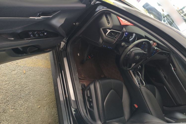 Used Toyota Camry 2019 Revised Version 2.0G Luxury Edition
