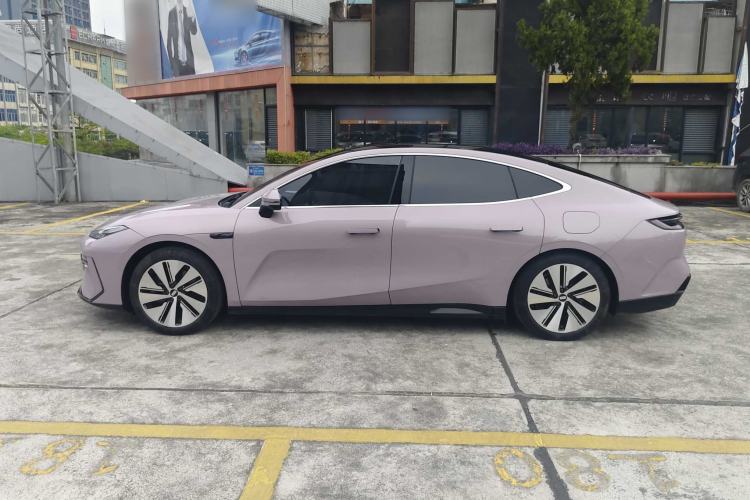 Used Geely Galaxy E8 2024 665 km Range Rear-Drive Starship Long-Range Version
