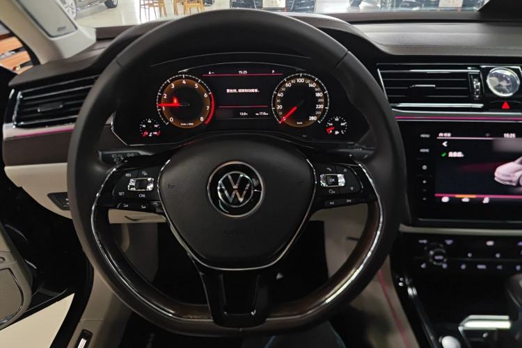 Used Volkswagen Phideon 2021 380TSI Prestige Edition Steering Wheel