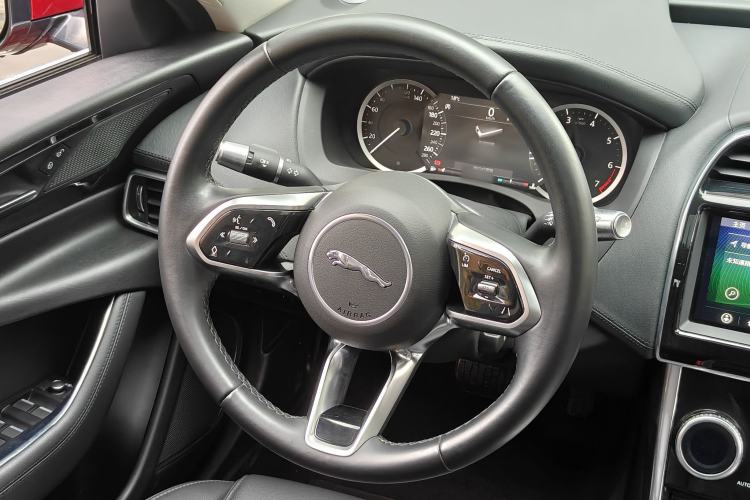 Used Jaguar XEL 2020 2.0T 200 PS S Advanced Elegance Edition Steering Wheel