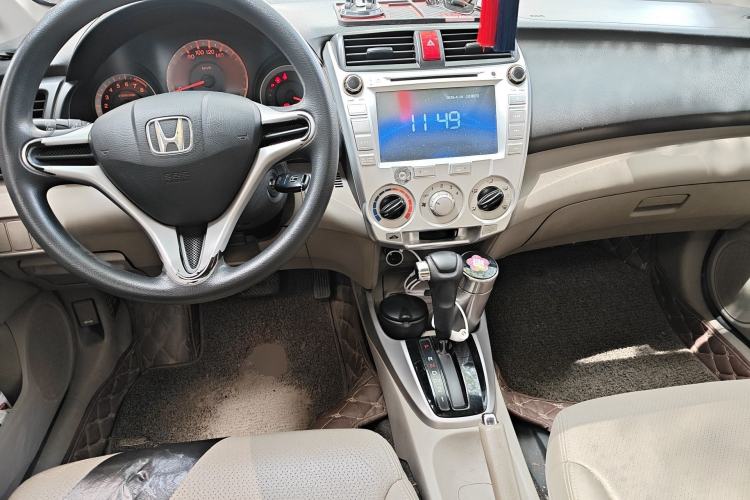 Used Honda City Classic 2011 1.5L Automatic Elite Edition Center Console