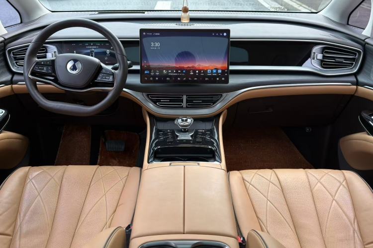 Used Denza D9 2024 DM-i 980 Four-Wheel Drive Prestige Model
