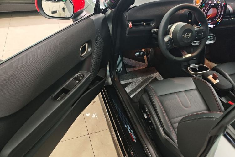 Used MINI JCW 2025 JOHN COOPER WORKS
