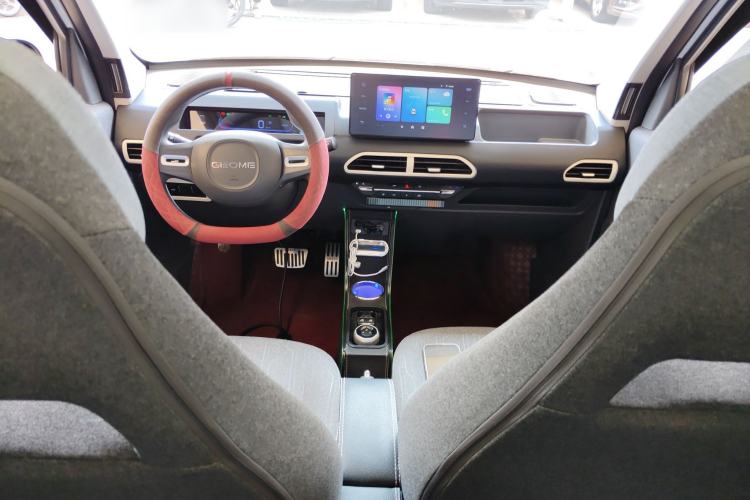 Used Geely Galaxy Panda 2023 Panda Mini 200km Dynamic Bear Center Console
