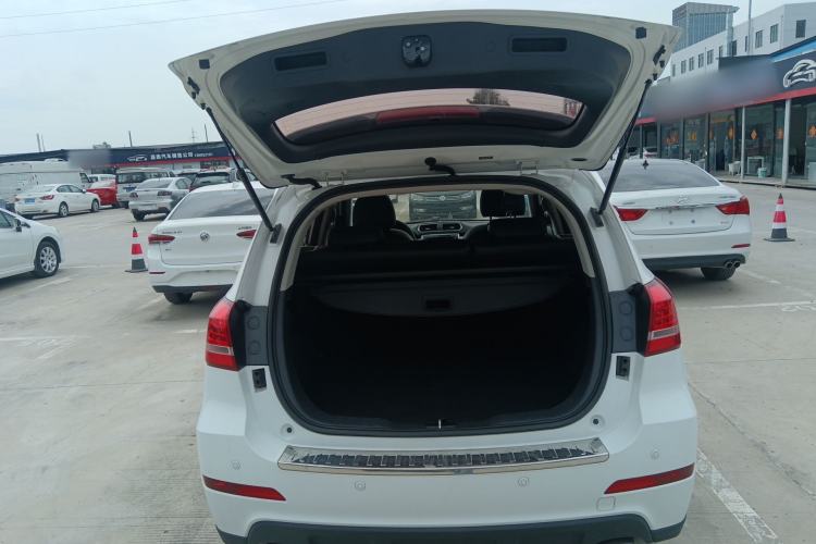 Used Haval H2 2016 Red-Label 1.5T Automatic Two-Wheel Drive Luxury Model Trunk