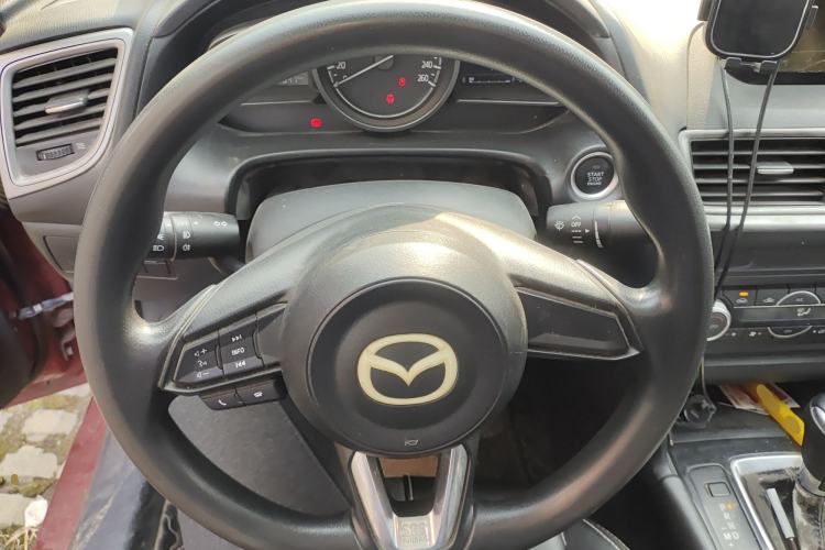 Used Mazda 3 Axela 2017 Sedan 1.5L Automatic Luxury Model Emission Standard China V
