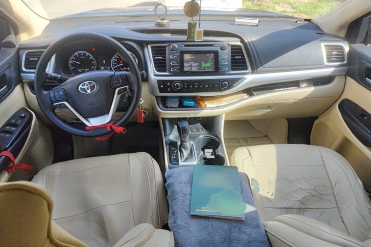 Used Toyota Highlander 2018 2.0T Four-Wheel Drive Elite Edition 7 Seats China VI Standard Center Console