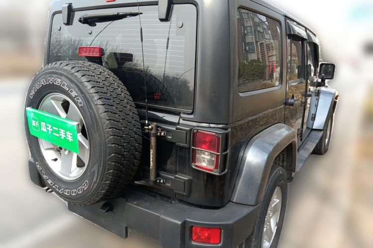 Used Jeep Wrangler 2014 2.8TD Sahara Four-Door Edition
