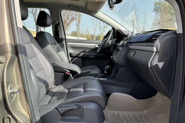 Used Volkswagen Touran 2015 1.4T DSG Comfort Edition 5 Seats
