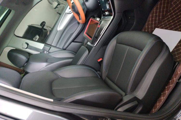 Used Roewe RX5 2023 PLUS 330TGI Automatic Trendsetting Smart Edition
