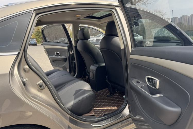 Used Nissan Sylphy 2019 Classic 1.6XE+ CVT SmartConnect Leading Edition Interior 12