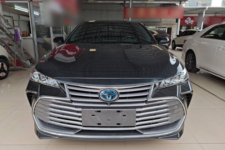 Used Toyota Avalon 2019 Dual-Engine 2.5L XLE Prestige Version China VI Standard

