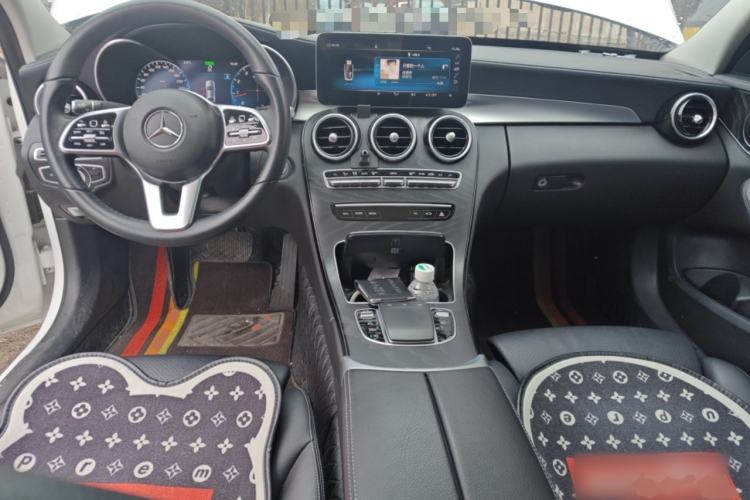 Used Mercedes-Benz C-Class 2019 Updated C 260 L Center Console