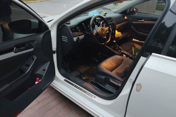 Used Volkswagen Sagitar 2017 1.6L Automatic Comfort Model Driver Seat