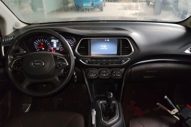 Used GAC Trumpchi GS4 2015 200T Manual Luxury Edition Center Console