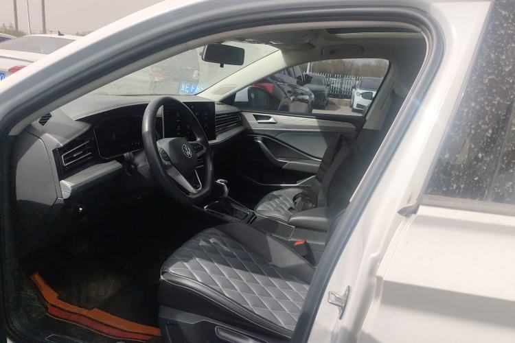 Used Volkswagen Sagitar 2023 300TSI DSG Excellence Edition Left Front Seat