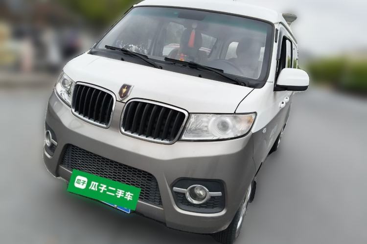 Used Jinbei Hiace X30 2023 1.5L Wealthy-Style Passenger Van 5/6/7-Seater Non-Air-Conditioned Version SWC15M