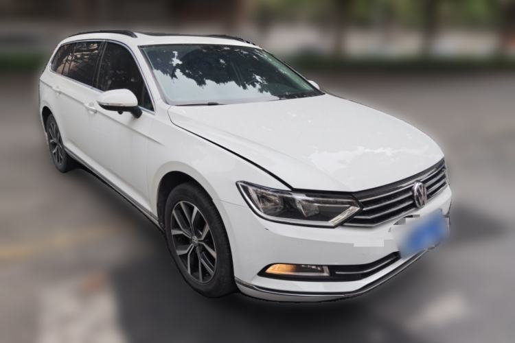 Used Volkswagen Variant 2016 380TSI Two-Wheel-Drive Style Edition Front Right 45 Deg