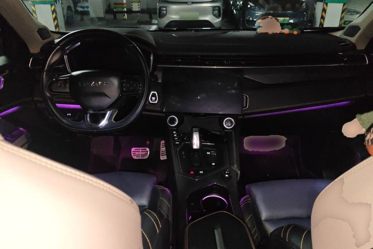 Used Lynk & Co 05 2020 2.0TD Two-Wheel Drive Shine Halo Center Console