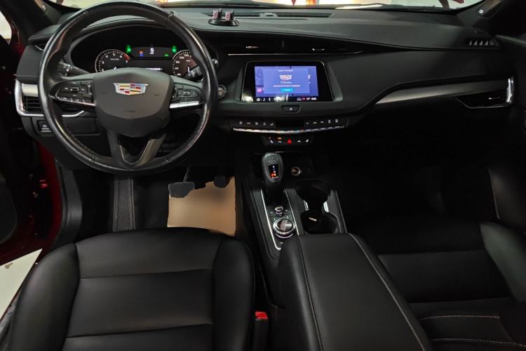 Used Cadillac XT4 2022 28T Two-Wheel-Drive Luxury Version
