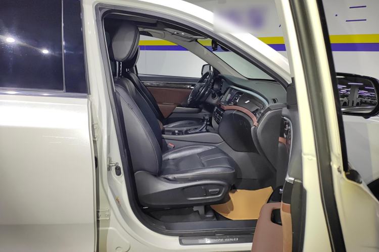 Used GAC Trumpchi GS8 2019 390T Two-Wheel Drive Luxury Smart Connectivity Version (7 Seats) Right Front Seat