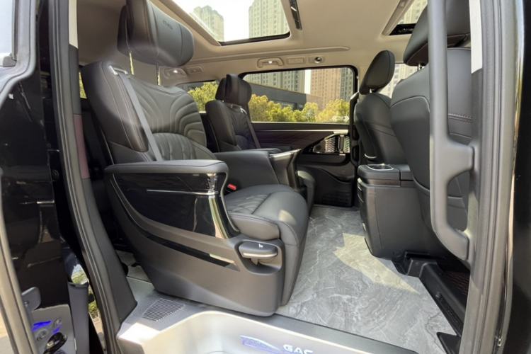 Used GAC Trumpchi M8 2024 Master Series 400T Prestige Edition Interior 4