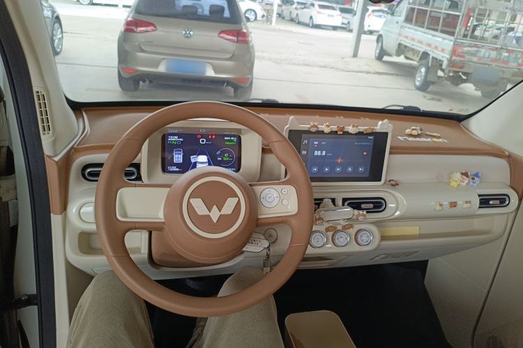 Used Wuling Hongguang MINIEV 2024 3rd Generation 215km Advanced Version
